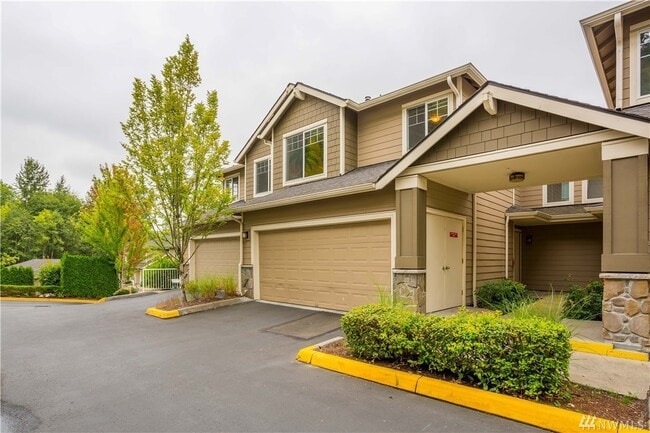 Building Photo - 3500 E Lake Sammamish Pky SE