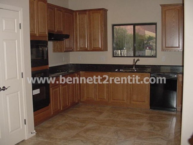 Building Photo - 1174 N Acacia Rd