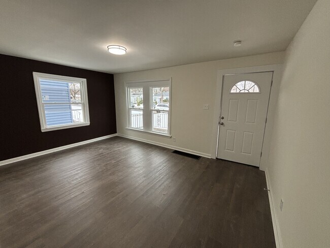 Foto del edificio - 5055 Adams St