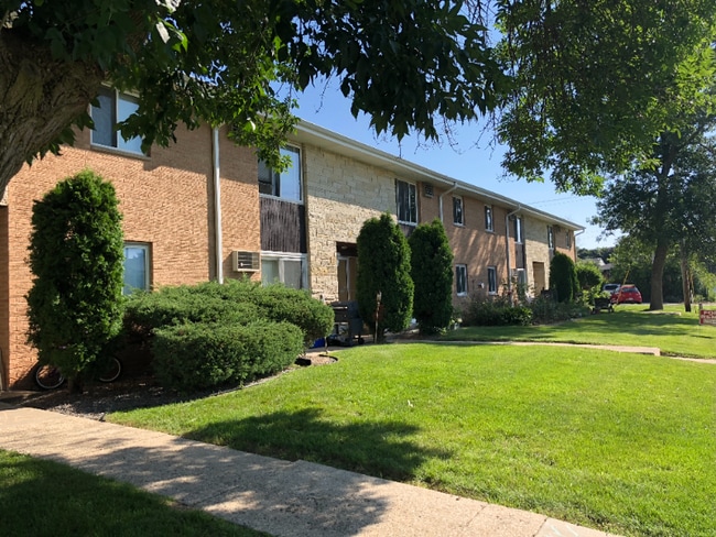 Building Photo - 6450 W Norwich Ave