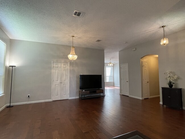 Building Photo - 3810 Fairfield Pl