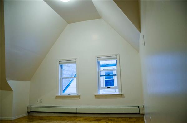 Foto del edificio - 605 E 5th St