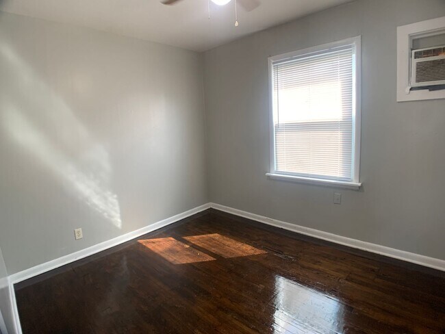Building Photo - Three Bed NE OKC