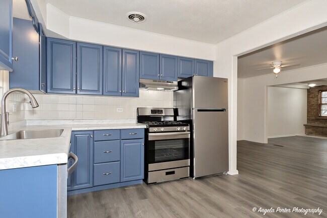 Kitchen - 2415 E Sand Lake Rd