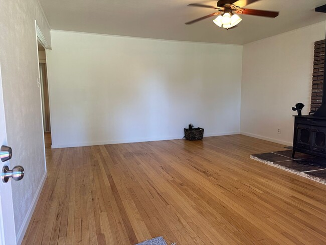 Building Photo - $500 off first months rent!