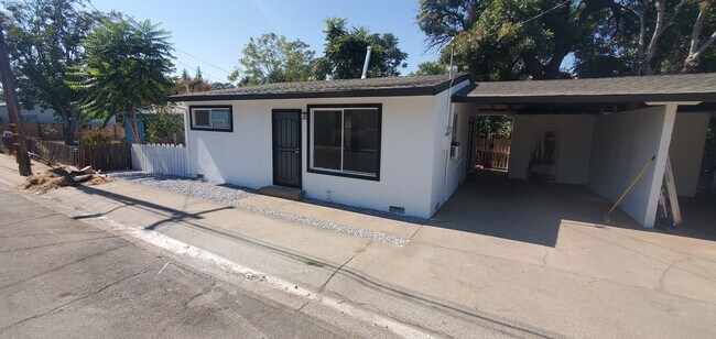 Unit on right for rent - Front - 255 Woodbridge Ave