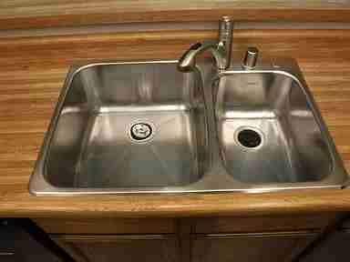 Building Photo - 1600 Eastridge Dr