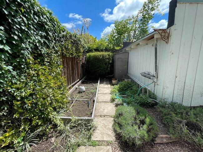 Foto del edificio - Sweet West 2/1.25 Petaluma Cottage  - 309 ...