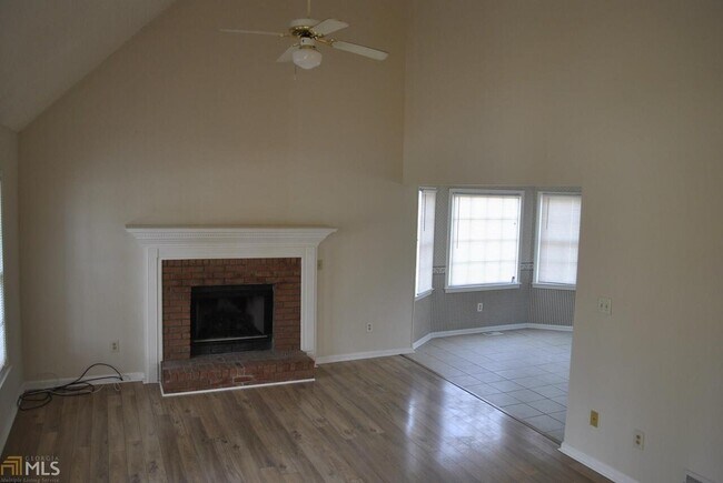 Foto del edificio - 222 Garretts Dr