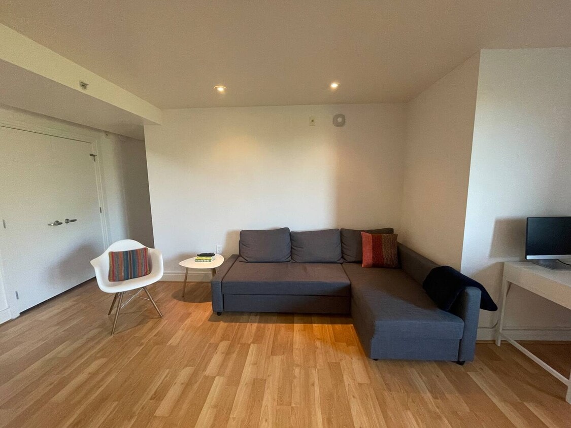 Photo - 800 4th Ave SW (Washington, DC)