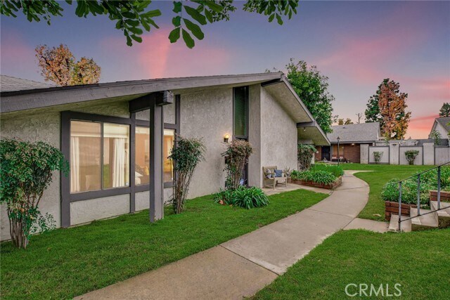 Foto principal - 1370 W 8th St