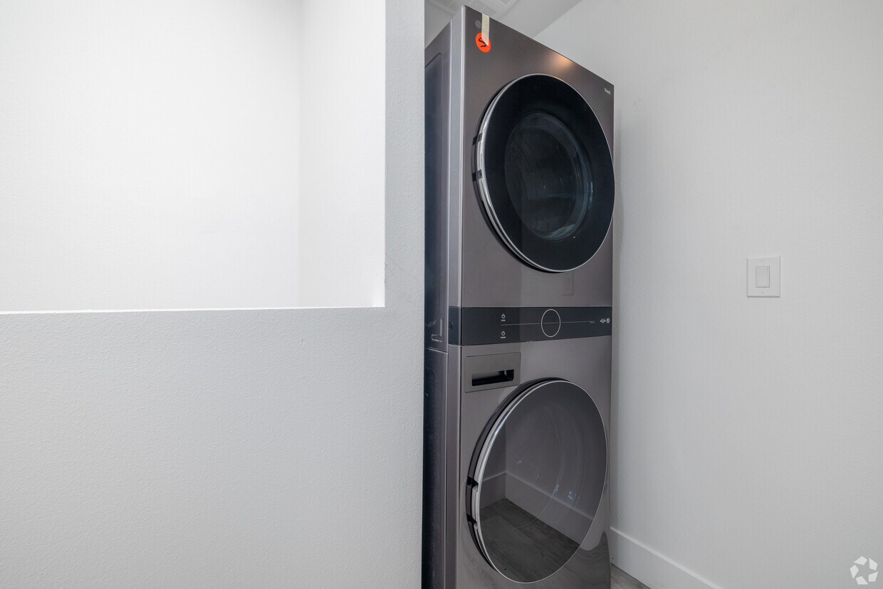 Foto del edificio - 1334 W 37th Pl