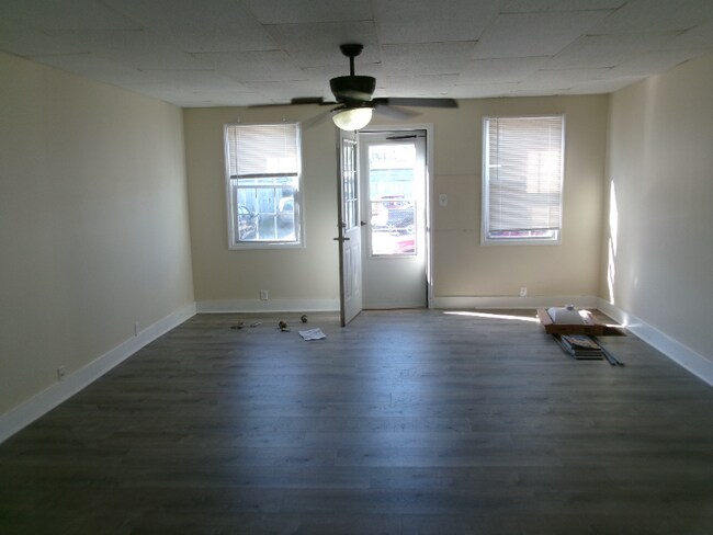 Building Photo - 364 N 14th St