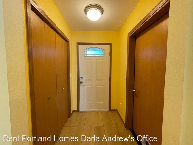 Building Photo - 2 br, 1 bath House - 9904 SE Bell Avenue