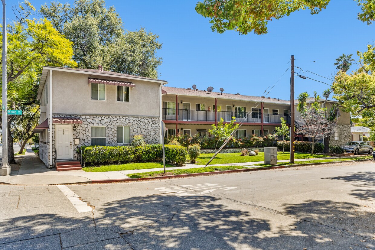 330 Valdo - 330-350 Waldo Ave