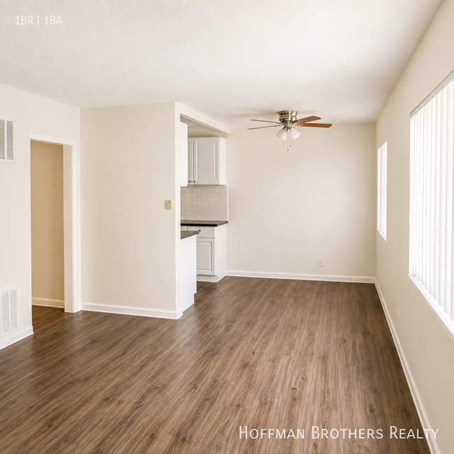 Building Photo - 3105 S Durango Ave