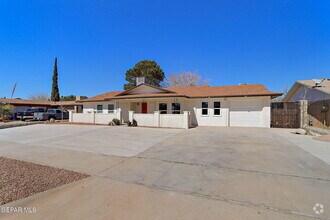 Building Photo - 11025 Tom Weiskopf Dr