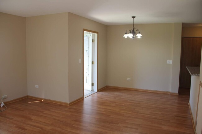 Foto del edificio - 2 Bedroom 2 Bath Condo in Carpentersville ...