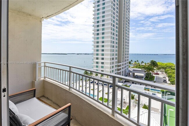 Building Photo - 770 Claughton Island Dr