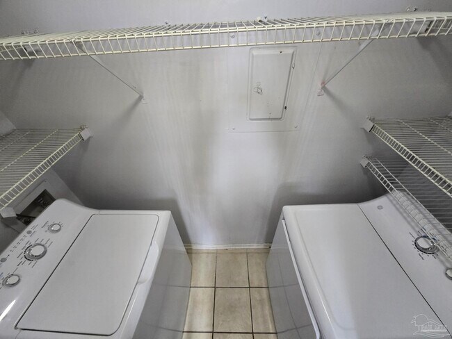 Foto del edificio - 2303 W Michigan Ave