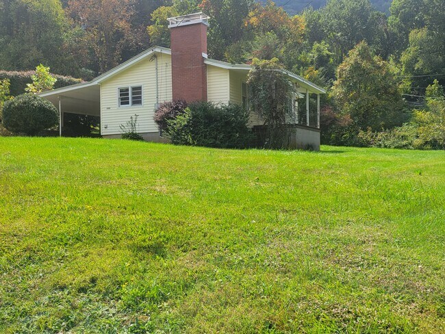 Foto del edificio - 1446 Camp Branch Rd