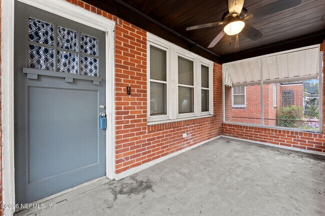 Building Photo - 59 W 55th St