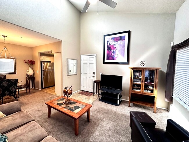 Building Photo - 1 Bed 1 bath in Barcelona Condominium