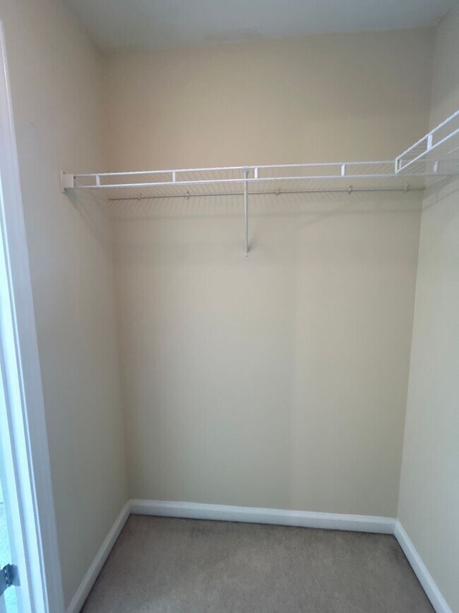 Building Photo - 05-203 Doddi