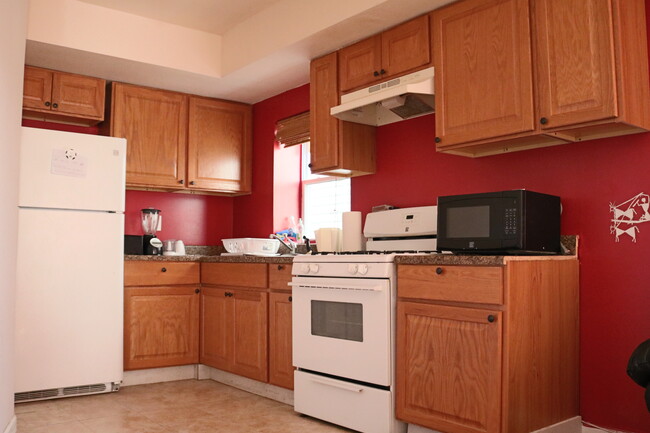 Kitchen - 93 Western Ave