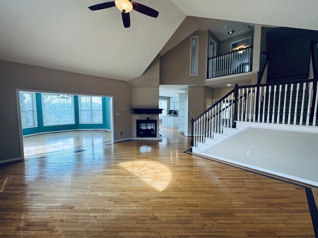 Building Photo - East AVL - Mountain Views and Space Galore!