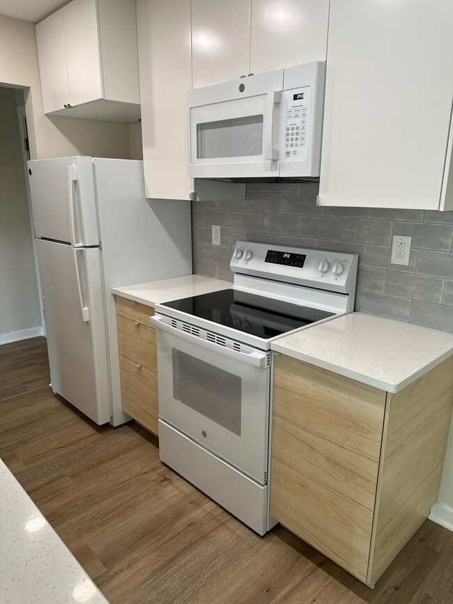 Foto del edificio - 7425 Brookdale Dr