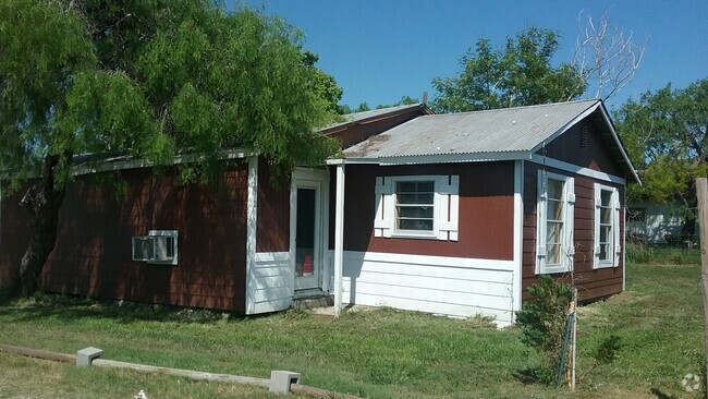 Front of the house kitchrn - 15012 County Road 1876