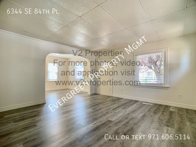 Building Photo - Desirable 2BD/1BA Home with Large Kitchen ...