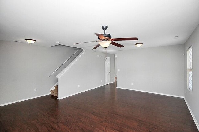 Building Photo - Spacious 3BD/2.5BA Home in Cabarrus Crossing!