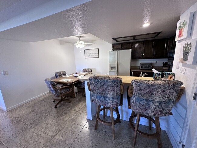 Foto del edificio - 441 Moser Ave