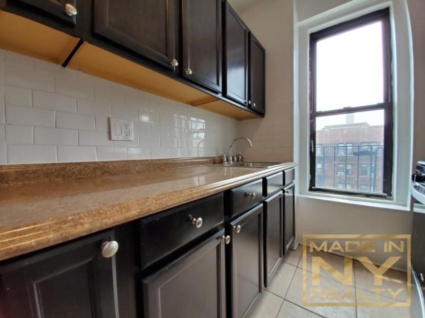 Foto principal - 1 bedroom in ASTORIA NY 11106