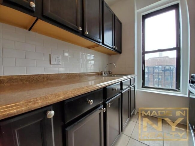 1 bedroom in ASTORIA NY 11106 - 1 bedroom in ASTORIA NY 11106 Apartment
