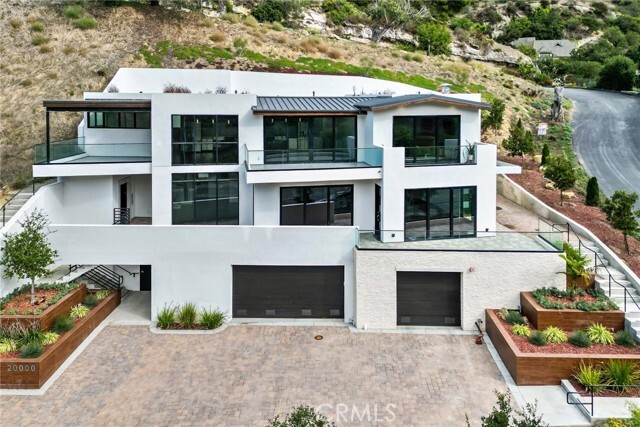 Foto principal - 20000 Laguna Canyon Rd