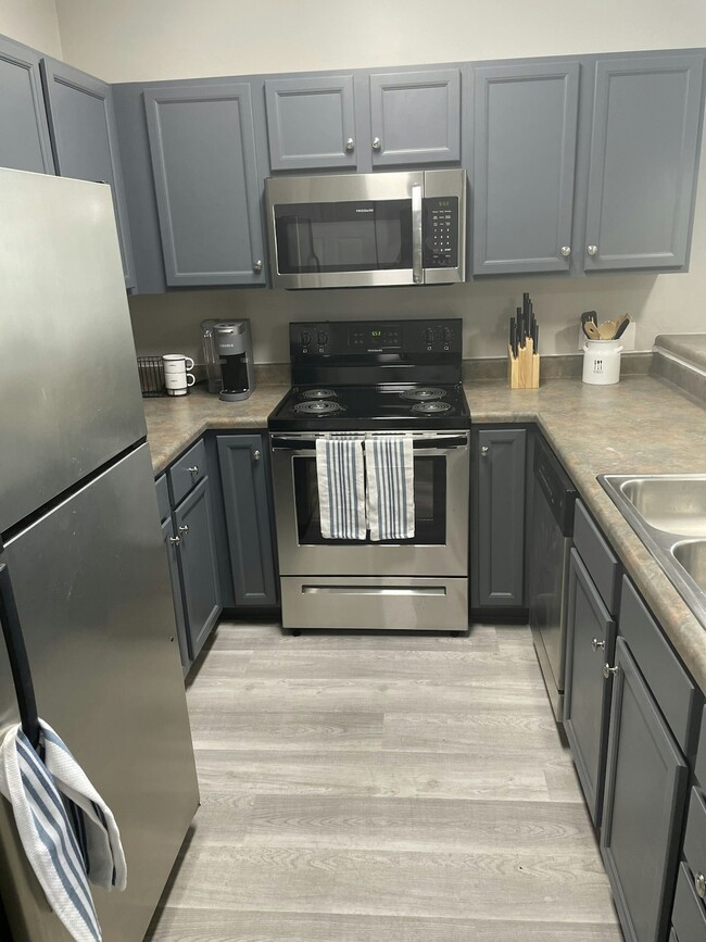 Building Photo - 2408 Escambia Dr