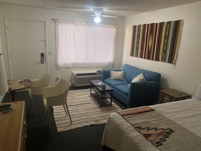 Building Photo - 3020 S 6th Ave