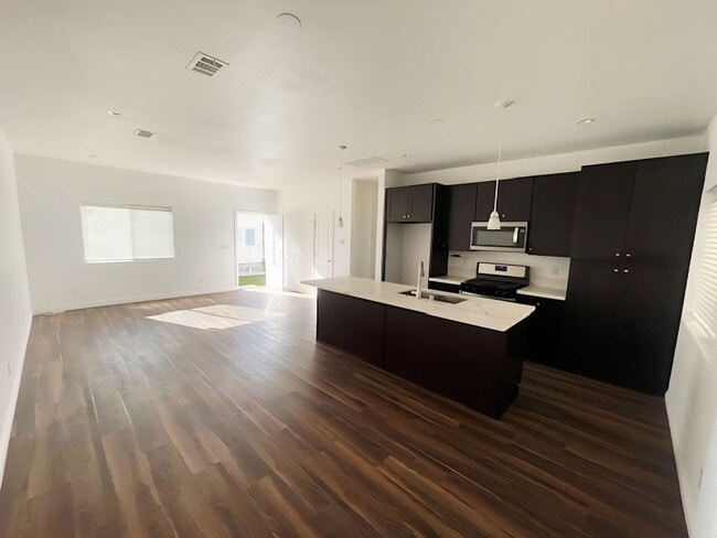 Foto del edificio - Circle City Dr