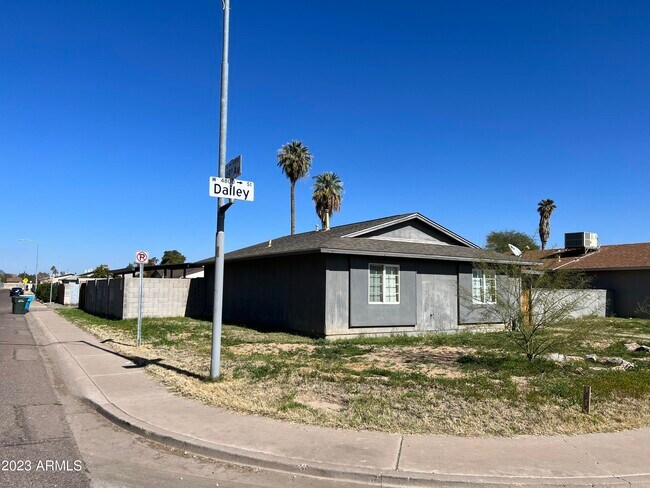 Foto del edificio - 14001 N 49th Ave