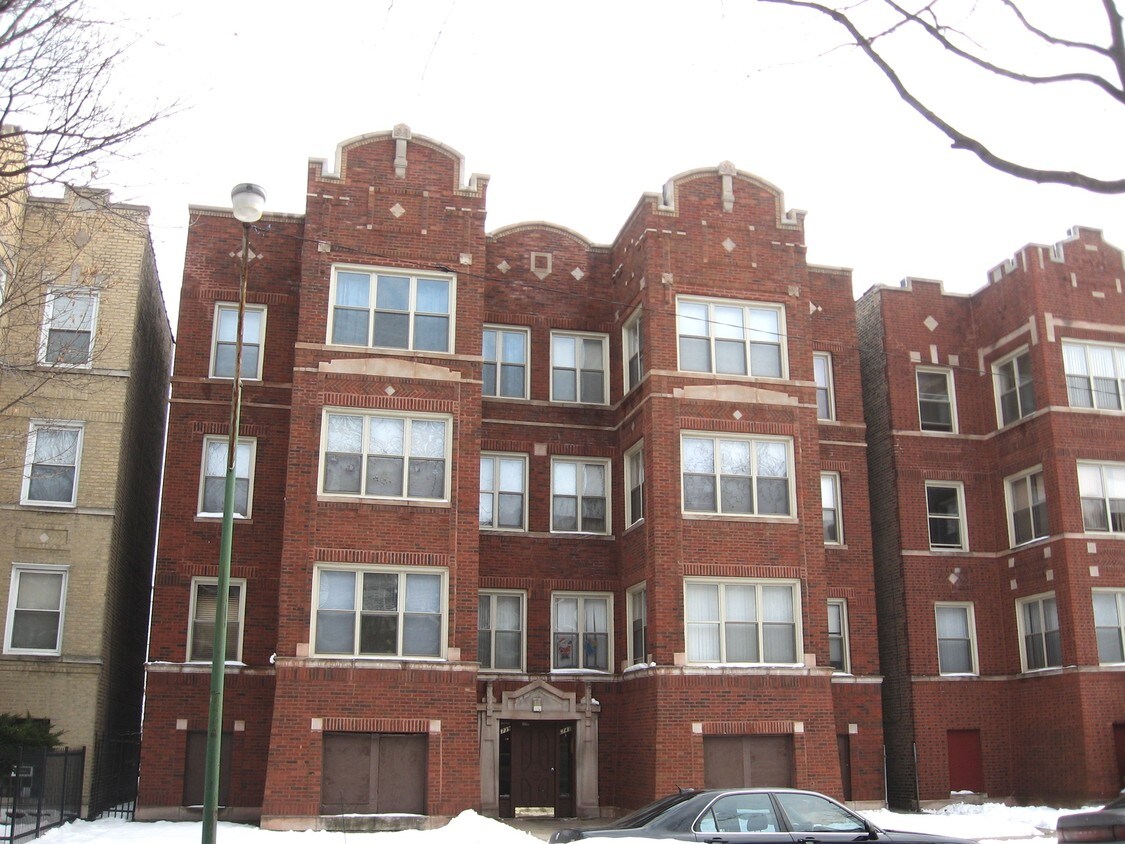 67396741 S Clyde Ave, Chicago, IL 60649 Apartments in Chicago, IL