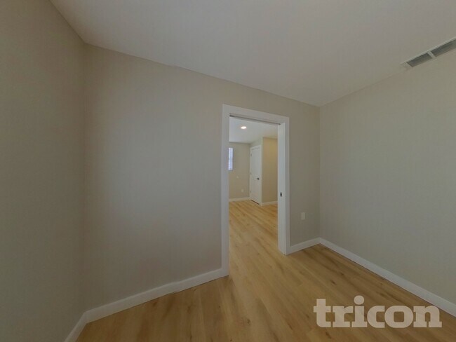 Foto del edificio - 5827 10th St N