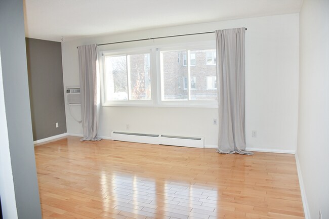 Building Photo - 3446 Pleasant Ave