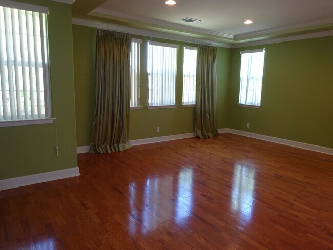 Building Photo - 3100 Tewksbury Way