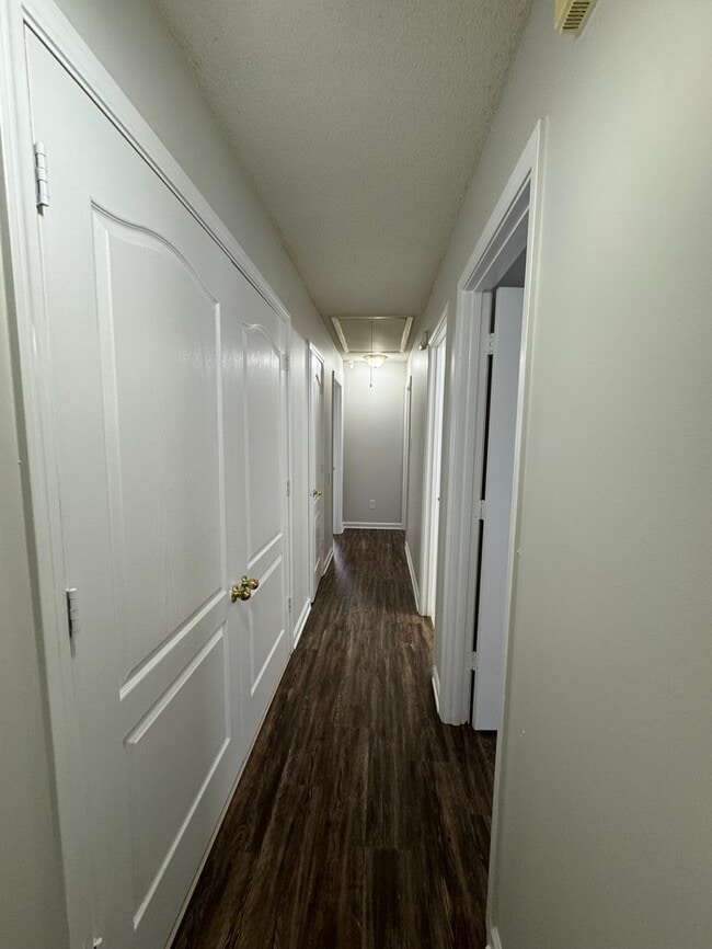 Foto del edificio - 1348 Hazel Crest Ln