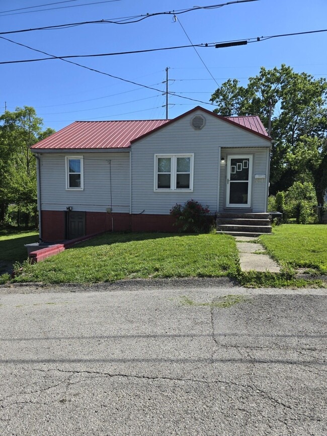 Building Photo - 204 S Robbins Ct