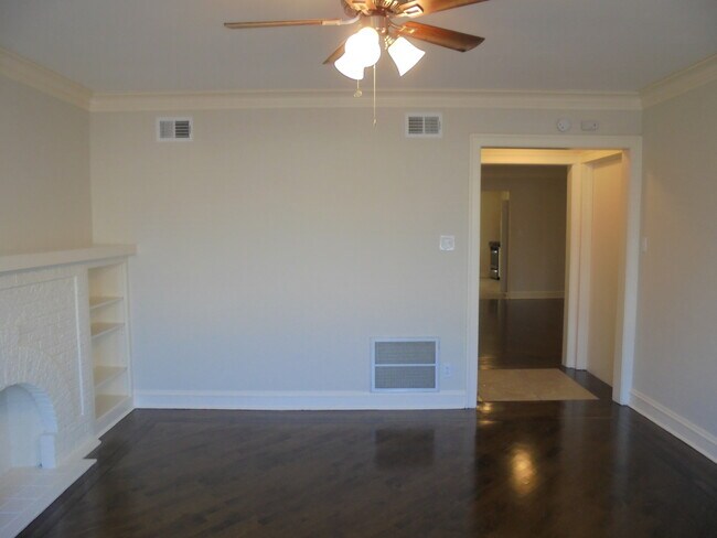 Building Photo - 5315 W Schubert Ave