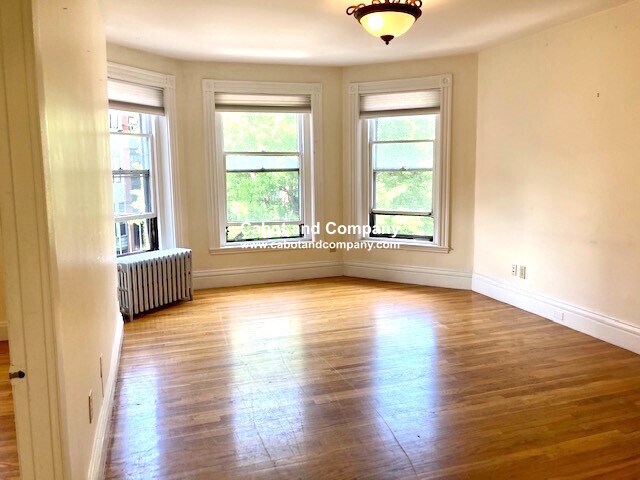 Primary Photo - 295 Newbury St